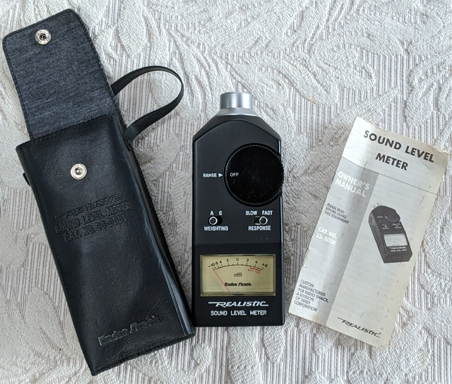Realistic Sound Level Meter No 33-2050 with Owners Manual